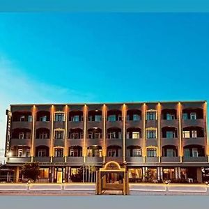 Azra Family Hotel